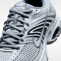 Sizing (W) Nike Air Max Moto 2K Gris Lobo/Gris Frío/Platino Puro HQ2056-010