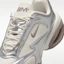 Sizing (W) Nike Air Max Muse Plateado Metálico/Beige Sail/Marrón Visón IR1967-095