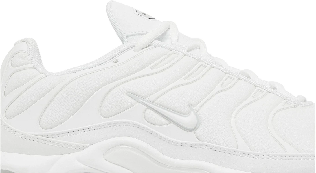 (W) Nike Air Max Plus ''Totalmente Bianche'' 605112-110/DM2362-100 Lookbook (W) Nike Air Max Plus ''Totalmente Bianche'' 605112-110/DM2362-100