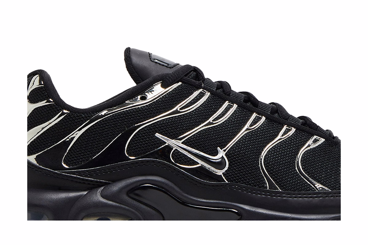 (Women) Nike Air Max Plus 'Black Chrome Silver'
