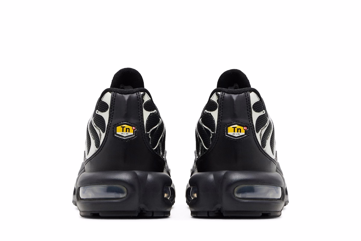 (Women) Nike Air Max Plus 'Black Chrome Silver'