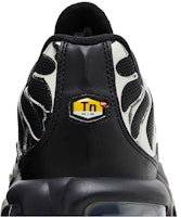 (W) Nike Air Max Plus 'Negro Cromo Plata' HJ9743-001 1