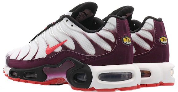 (W) Nike Air Max Plus 'Bordeaux Ember' Pria/Wanita Sepatu Sneakers Original CD7061-101 Lookbook (W) Nike Air Max Plus 'Bordeaux Ember' Pria/Wanita Sepatu Sneakers Original CD7061-101