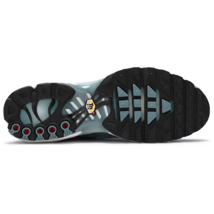 Shop Nike Air Max Plus 減震耐磨 低筒 生活休閒鞋 女款 綠色