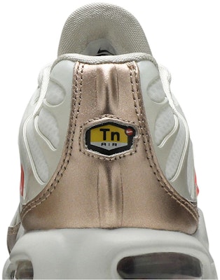 (W) Nike Air Max Plus 'Coklat Orewood Terang' CJ9980-100 Sizing (W) Nike Air Max Plus 'Coklat Orewood Terang' CJ9980-100