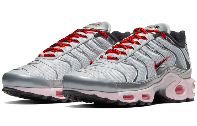 Lookbook Nike Air Max Plus 女款 銀紅