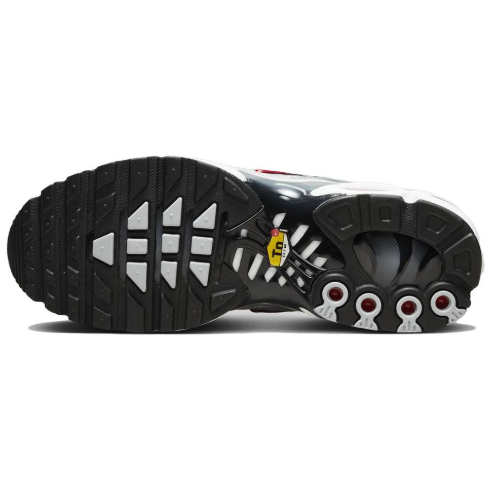 Sizing (W) Nike Air Max Plus 'Perak Metalik Merah Universitas' HM9654-001