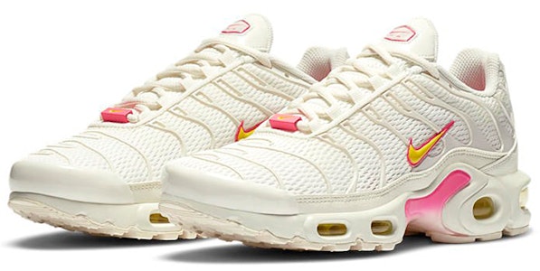 (W) Nike Air Max Plus 'Sail Digital Pink' - Putih Merah Jambu Digital CZ0373-100 Lookbook (W) Nike Air Max Plus 'Sail Digital Pink' - Putih Merah Jambu Digital CZ0373-100