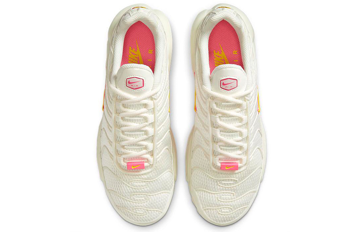 Shop (W) 耐克Air Max Plus '帆白数码粉' CZ0373-100