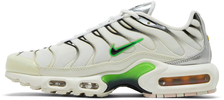(W) ナイキ エア マックス プラス "ホワイト/グリーンストライク" DN6997-100 Lookbook (W) ナイキ エア マックス プラス "ホワイト/グリーンストライク" DN6997-100
