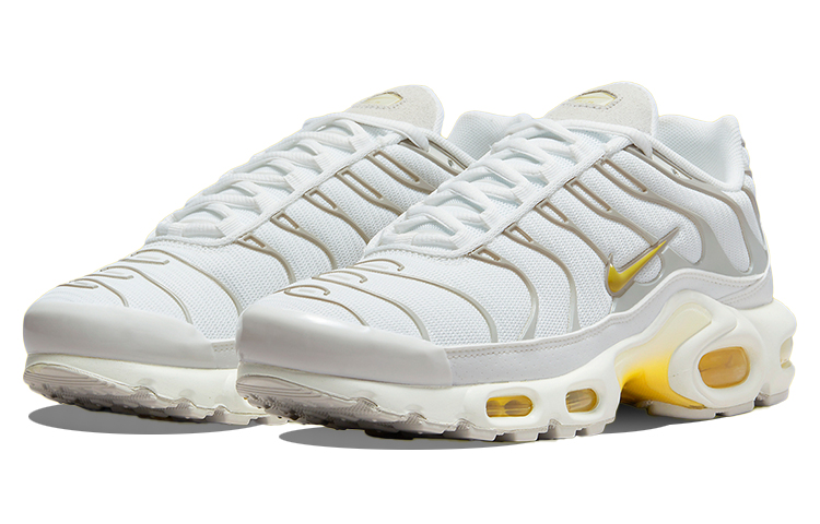 Shop (W) Nike Air Max Plus 'Kuning' DV6987-100