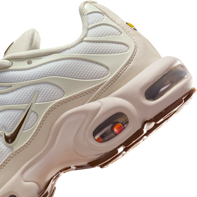 Cheap (W) 耐克Air Max Plus SE運動鞋 淺色全木棕/金屬銀/白色/可可棕 IO0657-100