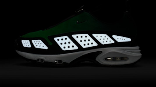 (W) Nike Air Max SNDR Hijau Pine/Lumut/Kelabu Serigala/Hitam HJ8080-300 1