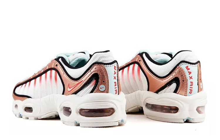 Shop (W) 耐克Air Max Tailwind 4 '金属青铜' CT3427-900