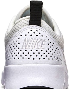 (W) ナイキ エア マックス シア 白 (Nike Ea Makkusu Shia Shiro) 599409-103 Sizing (W) ナイキ エア マックス シア 白 (Nike Ea Makkusu Shia Shiro) 599409-103