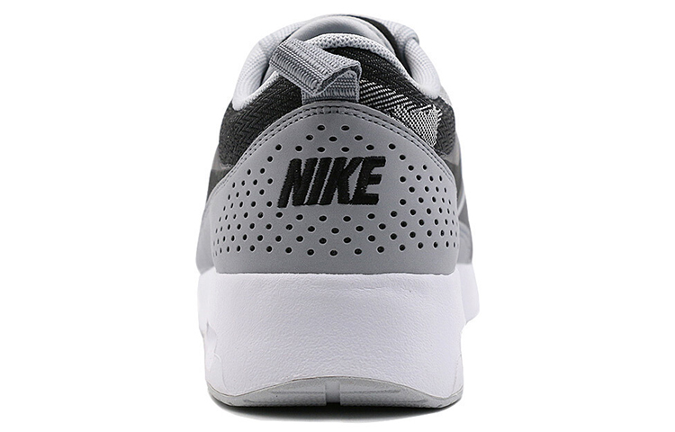 Shop 耐吉 Air Max Thea 防滑耐磨 低筒運動休閒鞋 女款 銀灰色