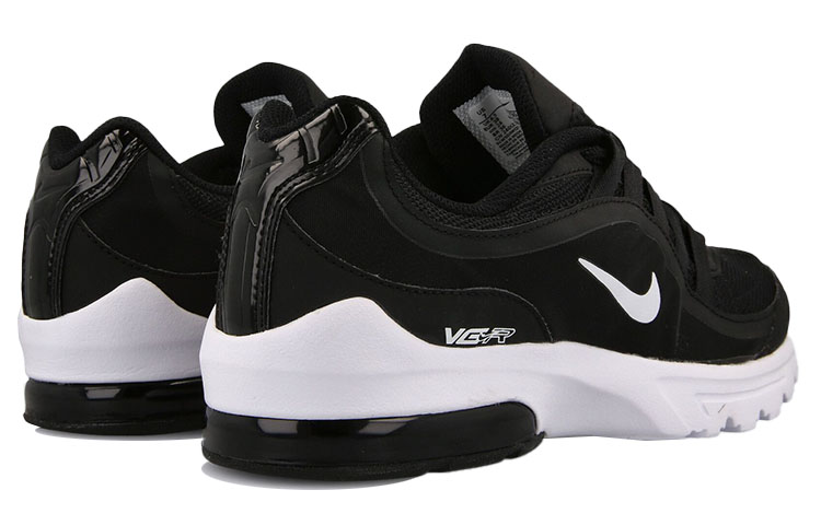 Shop 耐吉 Air Max VG-R 低幫跑步鞋 女款 黑白