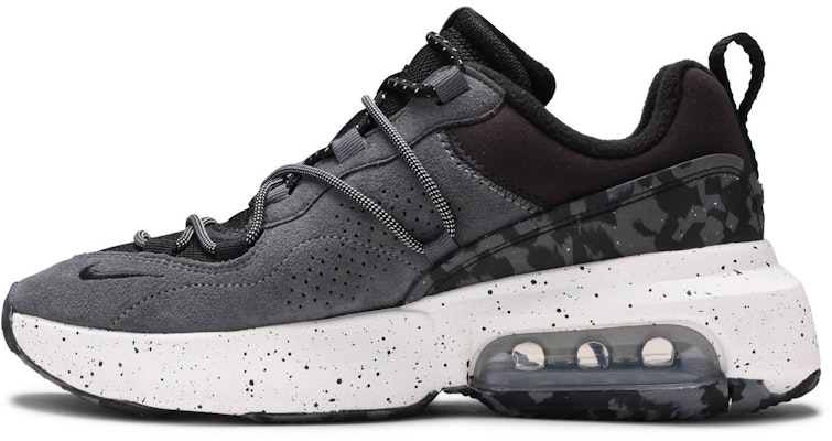 (W) 나이키 에어 맥스 비바 '블랙' (Nike Air Max Viva 'Black' ) DB5268-002 Lookbook (W) 나이키 에어 맥스 비바 '블랙' (Nike Air Max Viva 'Black' ) DB5268-002