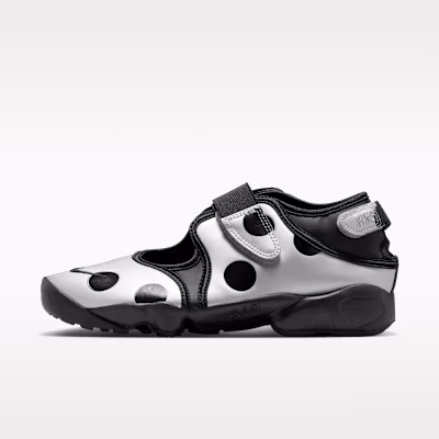 women-nike-air-rift-black-metallic-silver-black-ir-1226-001