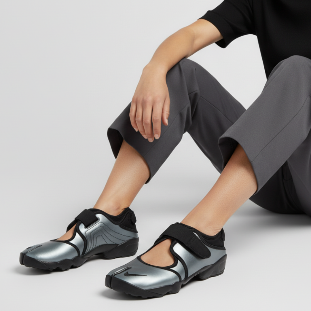 Order (W) Nike Air Rift 皮革 銀色/黑色 IH3656-095