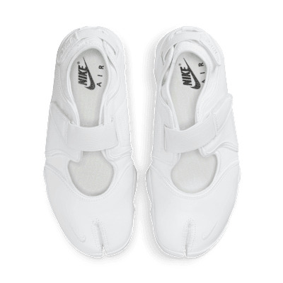 Shop (W) 나이키 에어 리프트 화이트/블랙/화이트 HM5737-100