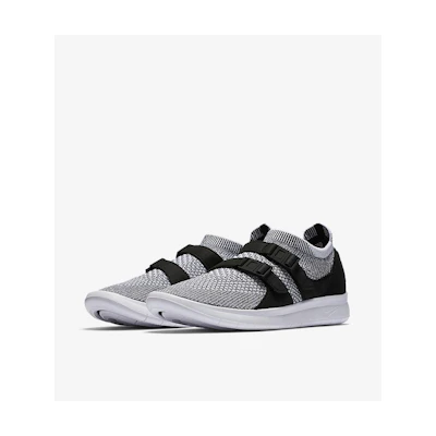 (W) Nike Air Sock Racer Ultra Flyknit 'Oreo'