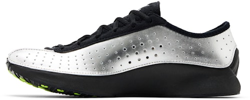 (W) ナイキ エア スーパーフライ「メタリックシルバー」 IB5824-001 Lookbook (W) ナイキ エア スーパーフライ「メタリックシルバー」 IB5824-001