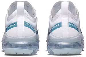 Shop Nike Vapormax 低筒 跑步鞋 女款 白藍