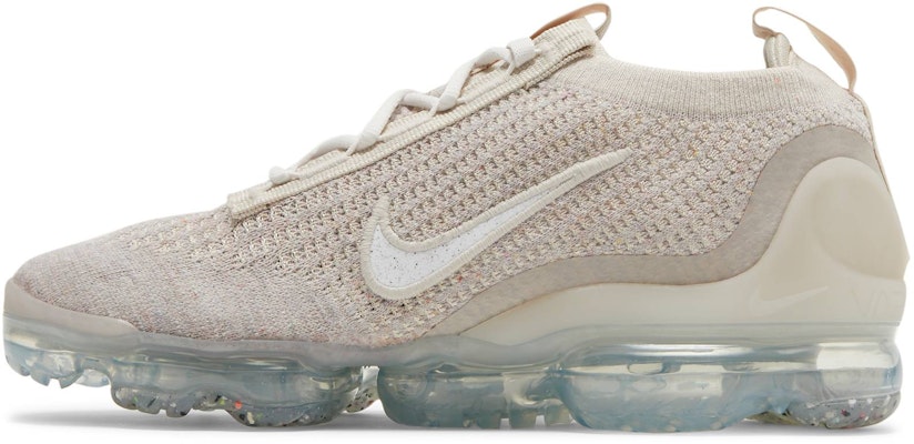 (W) Nike Air VaporMax 2021 Flyknit 'Oatmeal White' Putih Kelabu Oatmeal DC9454-101 Lookbook (W) Nike Air VaporMax 2021 Flyknit 'Oatmeal White' Putih Kelabu Oatmeal DC9454-101