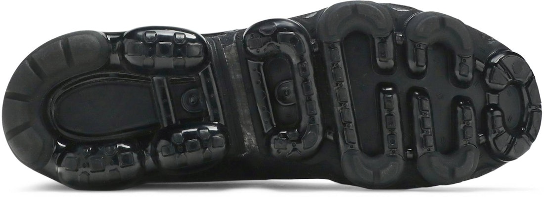 Nike vapormax plus triple black womens hot sale