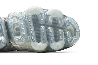 (Women) Nike Air VaporMax Flyknit 2 Dark Grey Chrome