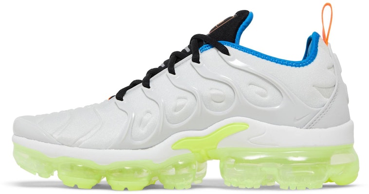 (W) 耐克Air VaporMax Plus「光子尘电光绿」 DQ4695-001 Lookbook (W) 耐克Air VaporMax Plus「光子尘电光绿」 DQ4695-001