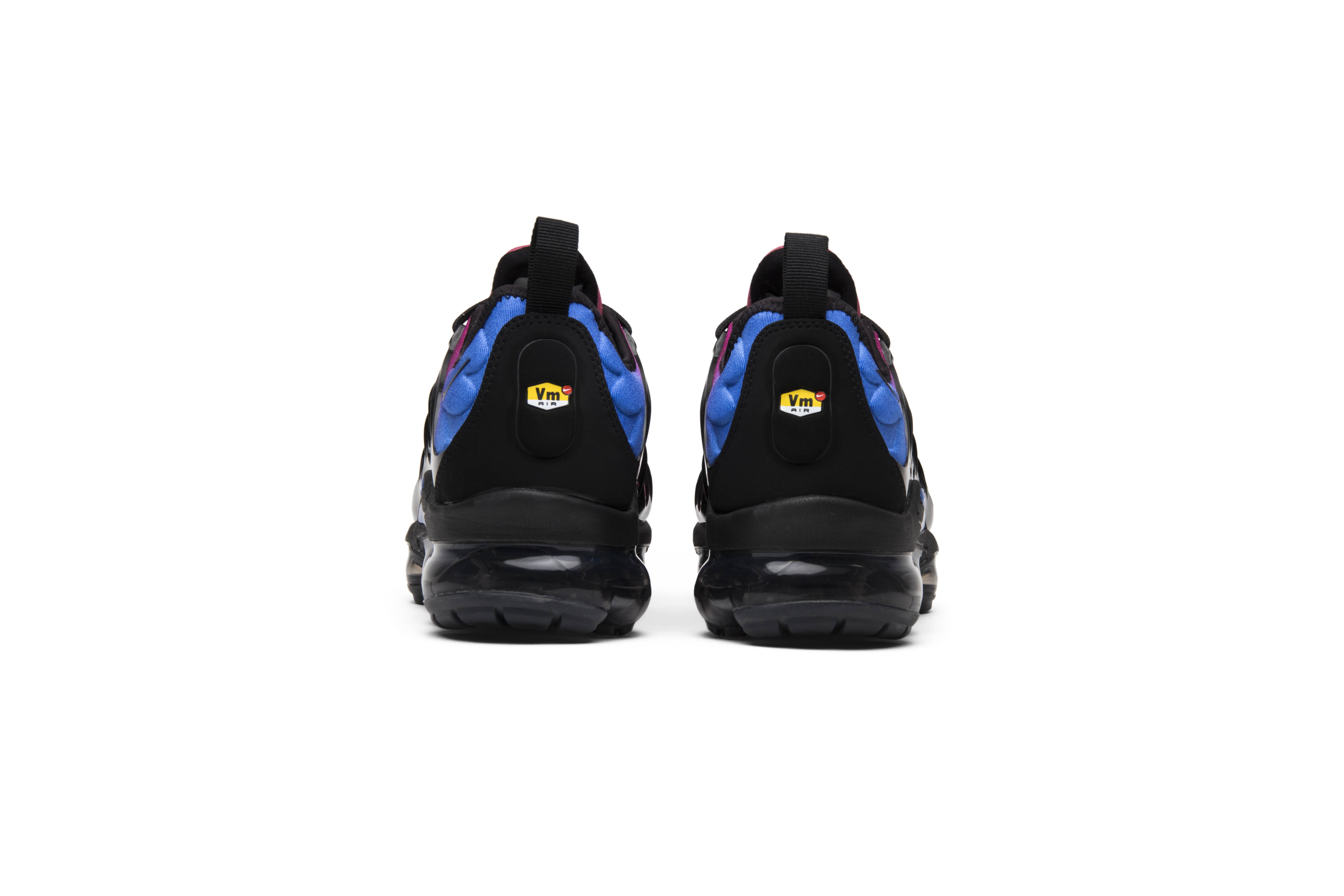 Air vapormax plus black team red hyper violet discount