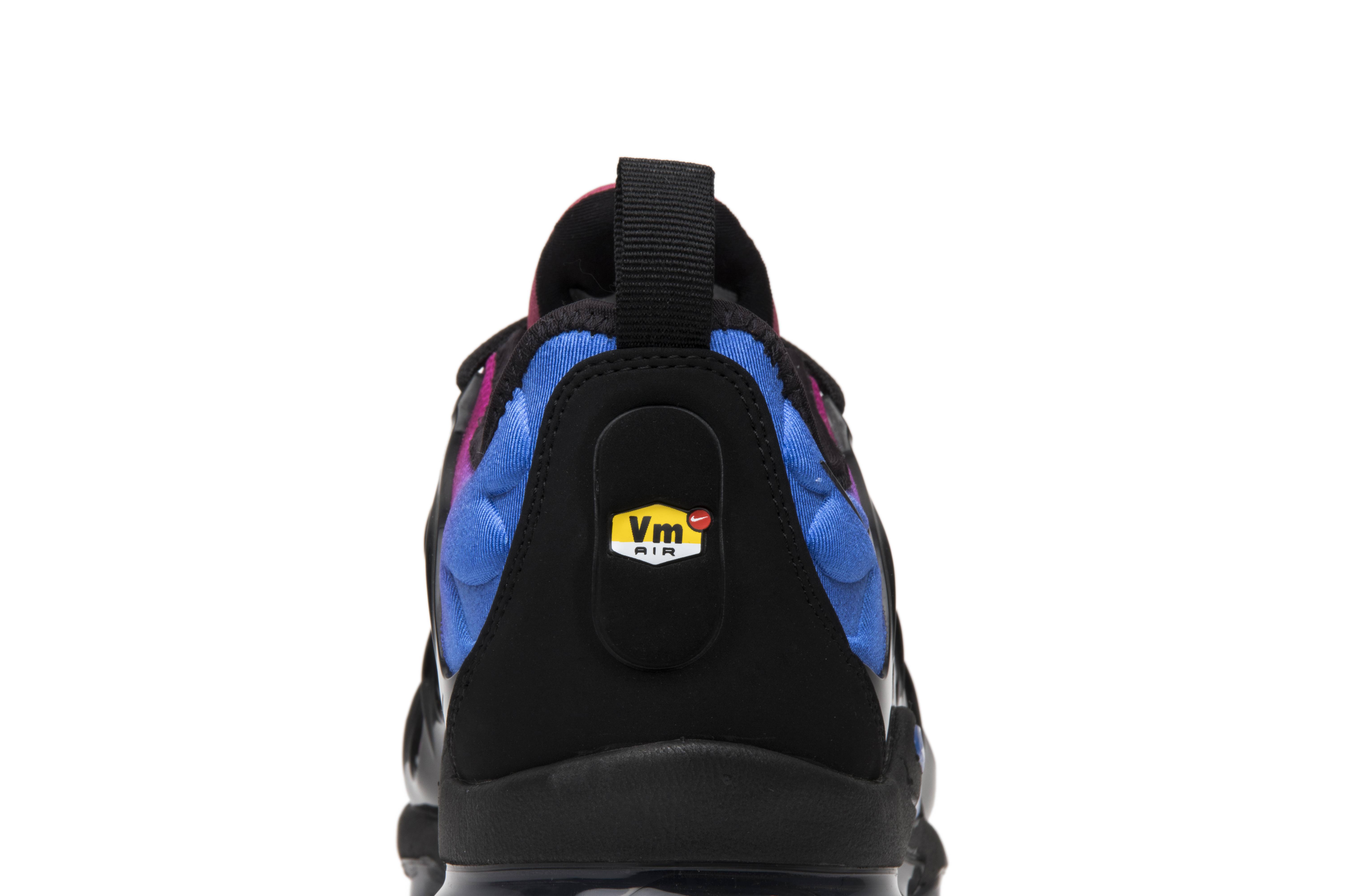 Nike wmns air vapormax plus (black / black - team red - hyper violet) 2025