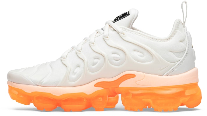 (W) Nike Air VaporMax Plus Krim Oren AO4550-005 Lookbook (W) Nike Air VaporMax Plus Krim Oren AO4550-005
