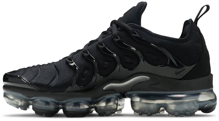Womens vapormax plus sales black and white