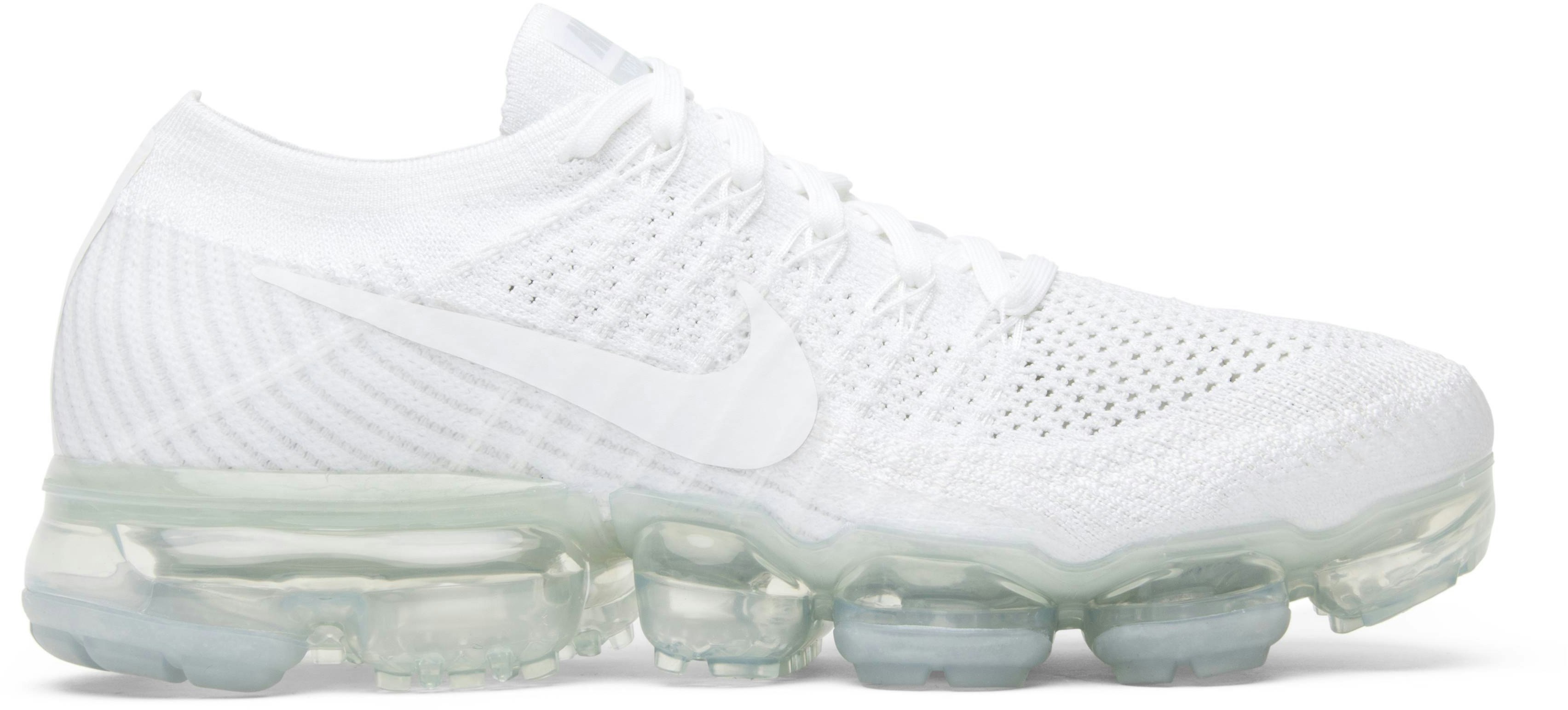 White vapormax triple best sale white