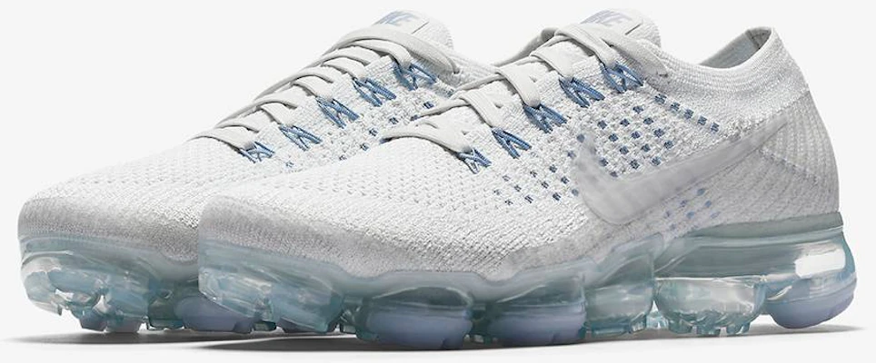 White and pink nike vapormax online