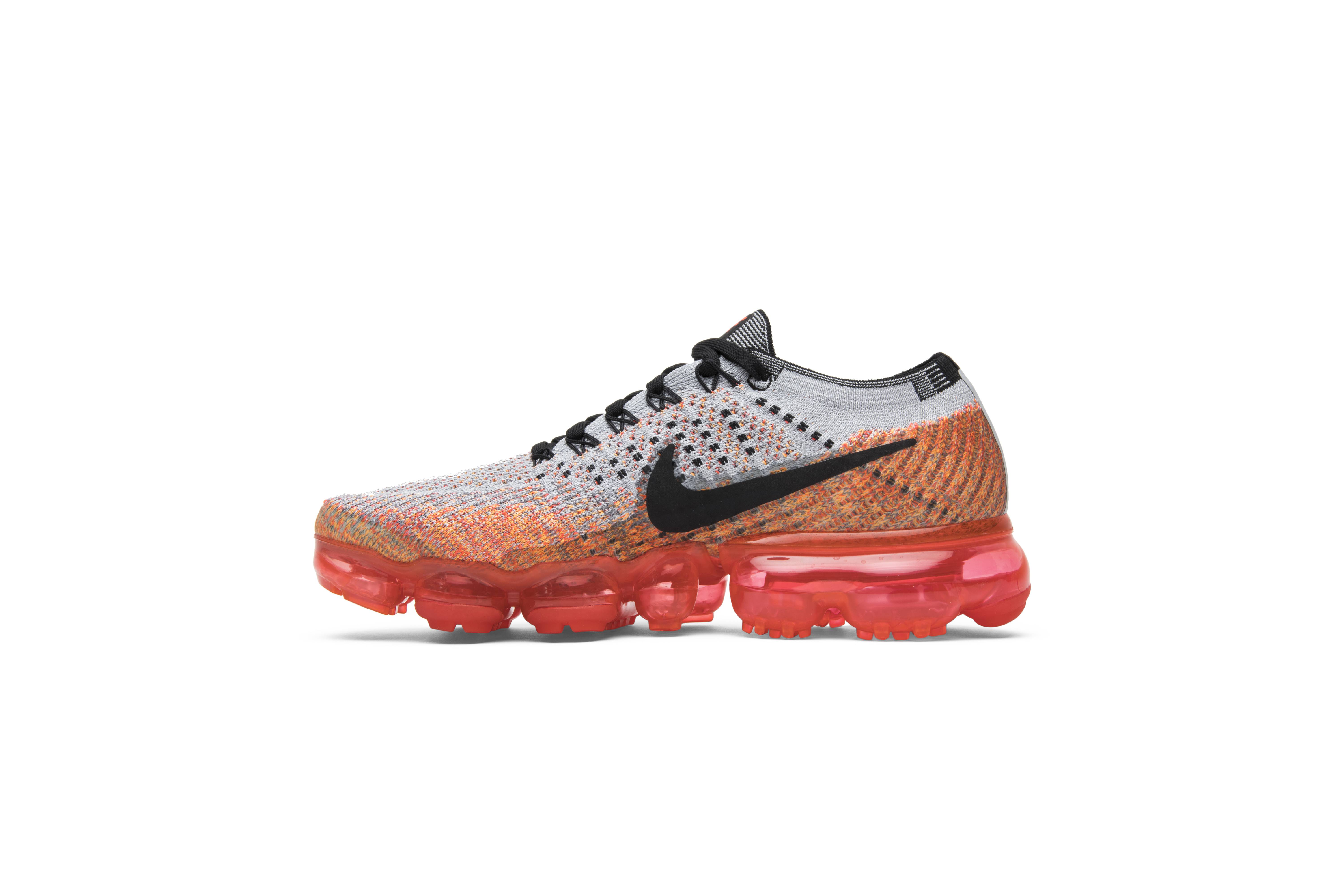 Lookbook （女款）Nike Air VaporMax 狼灰亮猩紅 849557-026