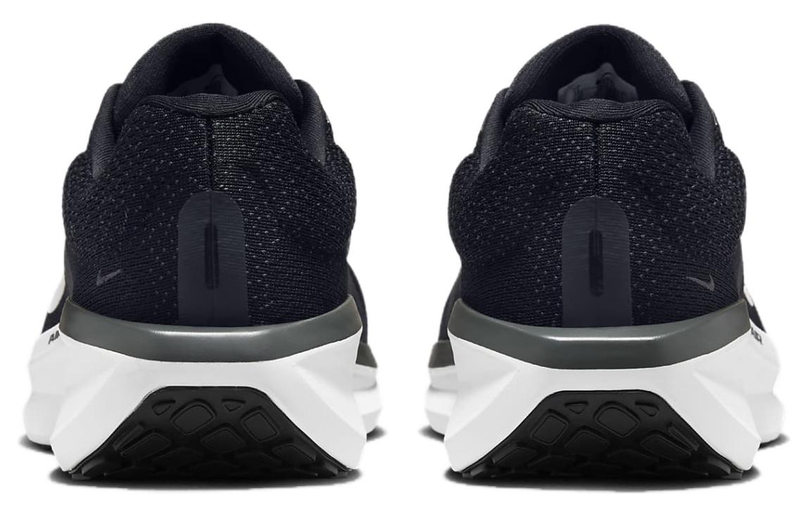 Shop (W) Nike Air Winflo 11 Lebar Ekstra ''Hitam Putih'' FQ8794-001