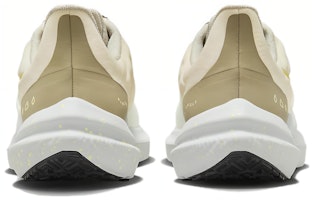 Nike Air Winflo Shield 圓頭繫帶 舒適百搭 緩震 低筒 跑步鞋 女款 黃白色 Purchase Nike Air Winflo Shield 圓頭繫帶 舒適百搭 緩震 低筒 跑步鞋 女款 黃白色