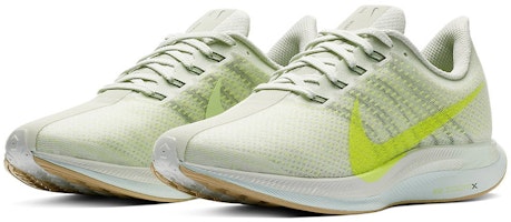 (W) Nike Air Zoom Pegasus 35 Turbo 'Barely Volt' en Español. AJ4115-003 Lookbook (W) Nike Air Zoom Pegasus 35 Turbo 'Barely Volt' en Español. AJ4115-003