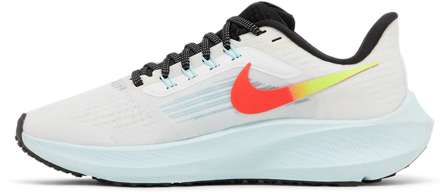 (W) (女性用) ナイキ エア ズーム ペガサス 39 'ホワイト クリムゾン ボルト' DX3350-100 DX3350-100 Lookbook (W) (女性用) ナイキ エア ズーム ペガサス 39 'ホワイト クリムゾン ボルト' DX3350-100 DX3350-100