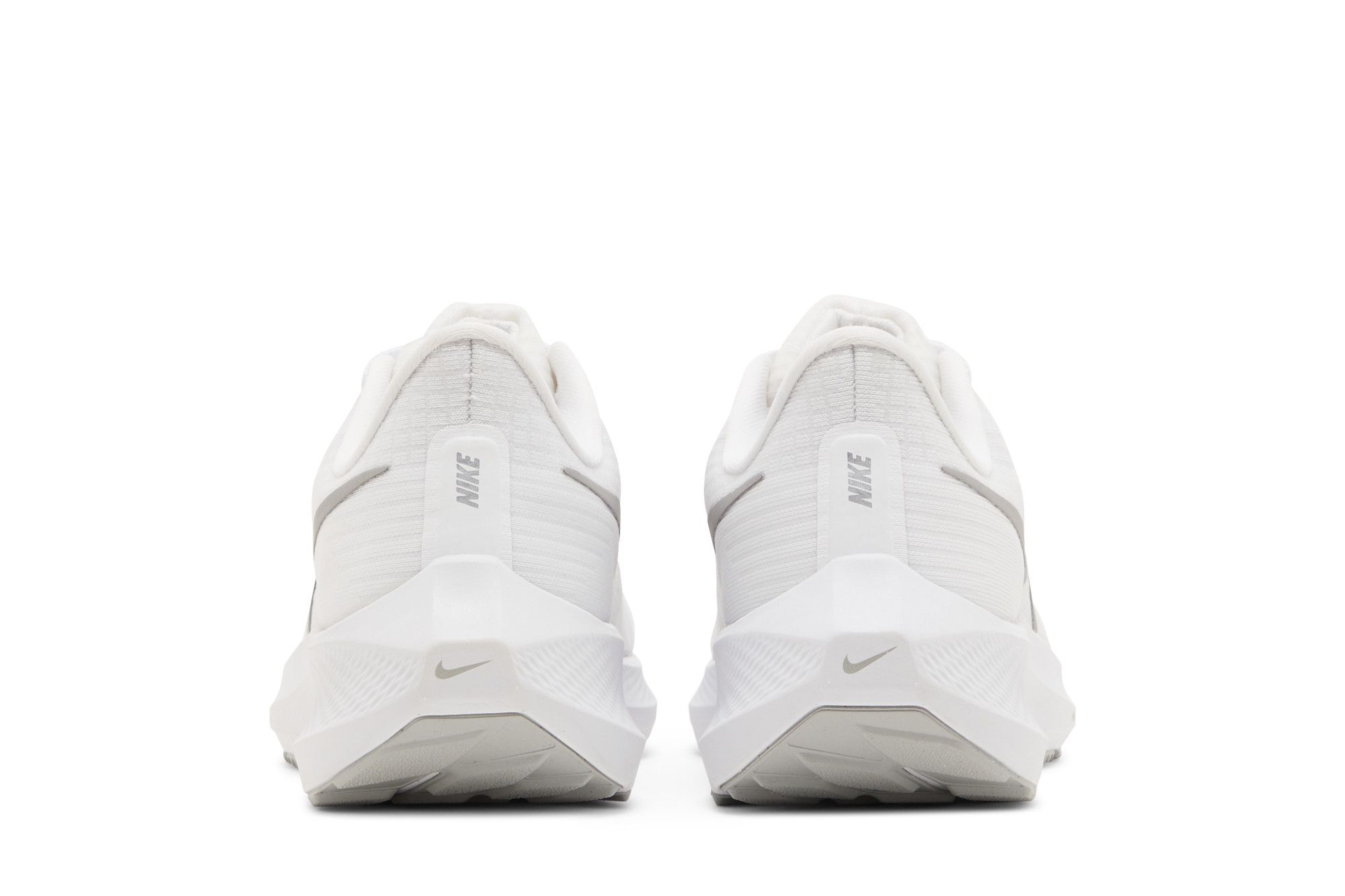 Sizing (W) 나이키 에어 줌 페가수스 39 '화이트 플래티넘' DH4072-100