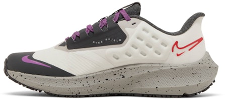 (W) 나이키 에어 줌 페가수스 39 쉴드 "라이트 본 비비드 퍼플" DO7626-003 Lookbook (W) 나이키 에어 줌 페가수스 39 쉴드 "라이트 본 비비드 퍼플" DO7626-003