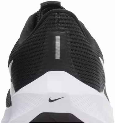 Nike Air Zoom Pegasus 40 女鞋「黑白款」 DV3854-001 Sizing Nike Air Zoom Pegasus 40 女鞋「黑白款」 DV3854-001