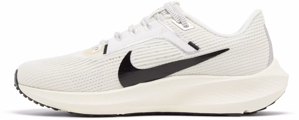(W) Nike Air Zoom Pegasus 40 'Sail Hitam' DV3854-104 Lookbook (W) Nike Air Zoom Pegasus 40 'Sail Hitam' DV3854-104