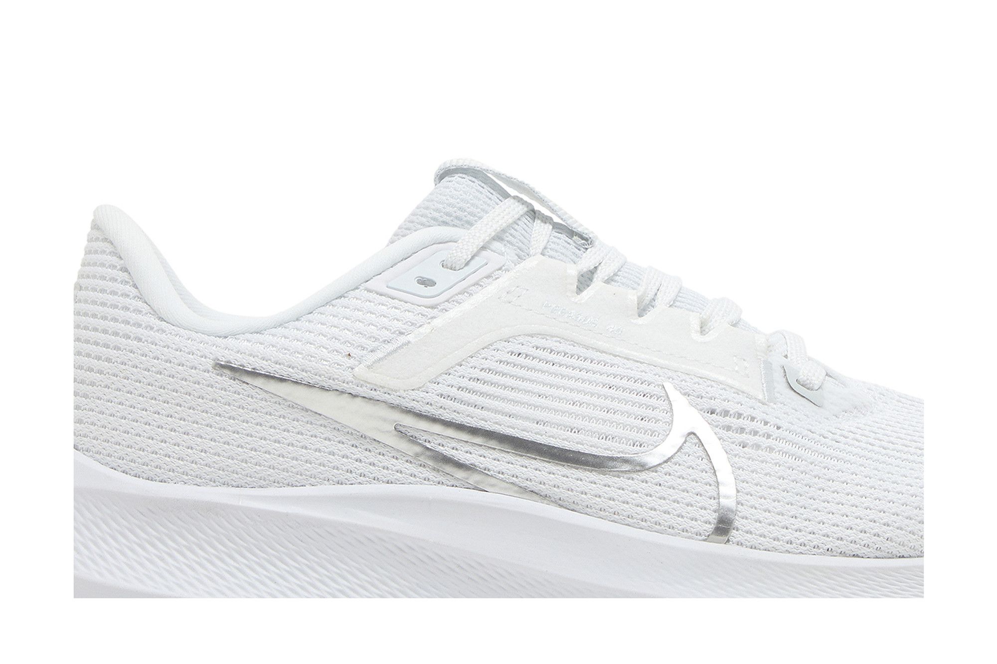 Order (W) Nike Air Zoom Pegasus 40 ''Wit Metallic Zilver'' DV3854-101