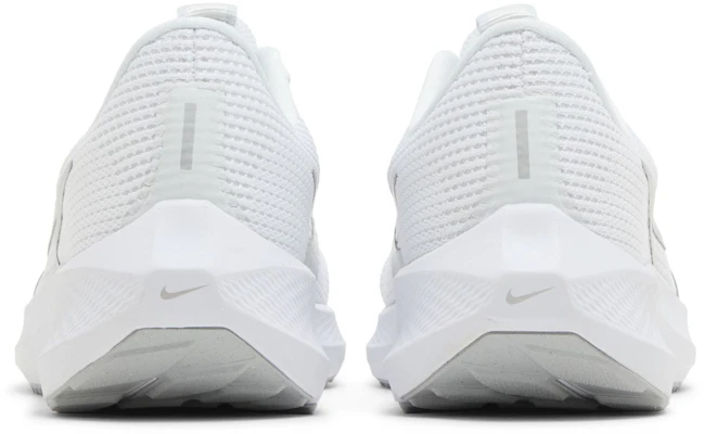 (W) Nike Air Zoom Pegasus 40 ''Wit Metallic Zilver'' DV3854-101 Details for (W) Nike Air Zoom Pegasus 40 ''Wit Metallic Zilver'' DV3854-101