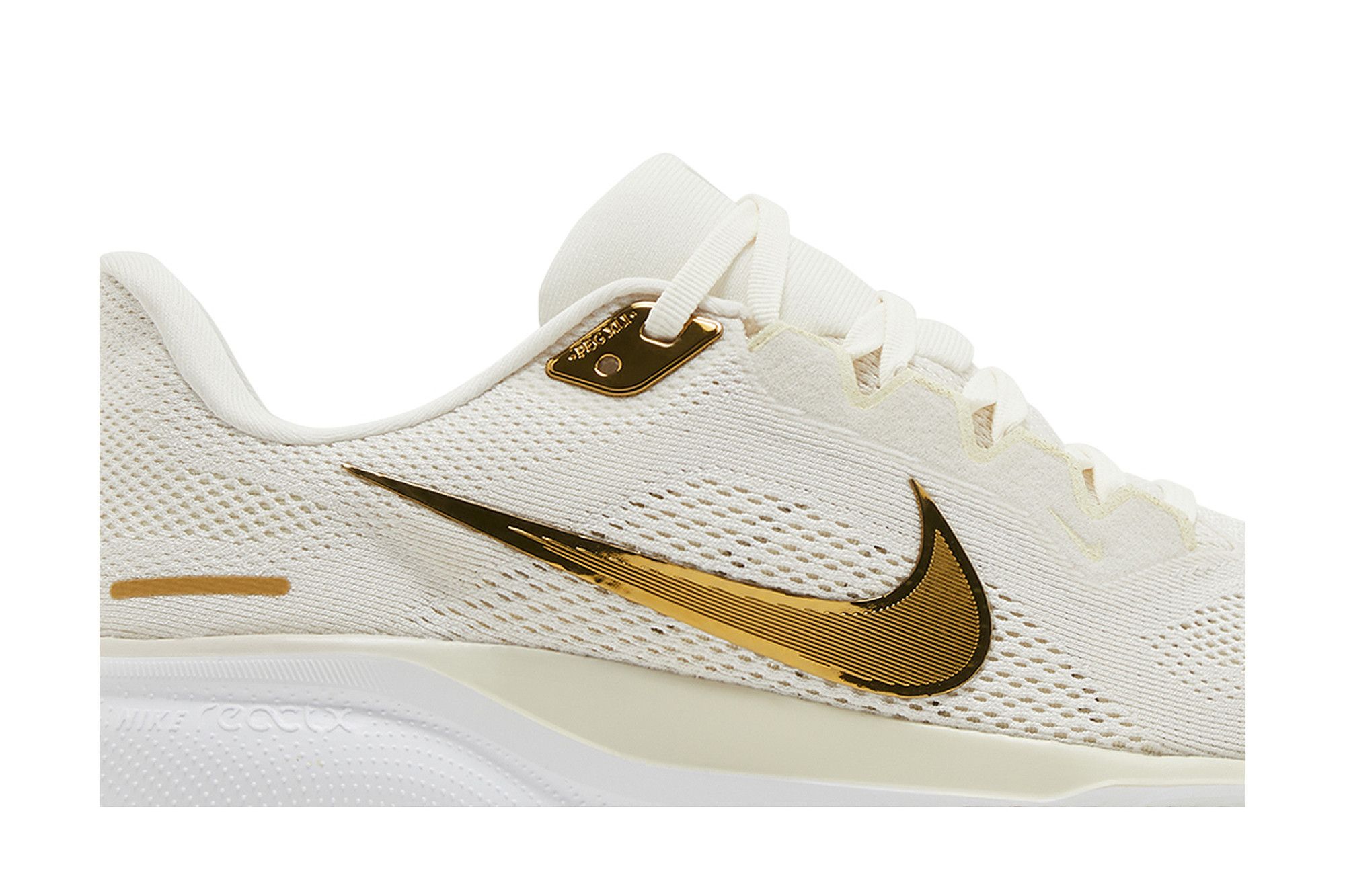 Lookbook (W) Nike Air Zoom Pegasus 41 'Light Pumice Metallic Gold' en español. FD2723-005